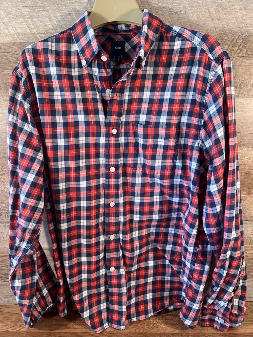 GAP Red & Navy Plaid Button-Down Shirt Size Mecium